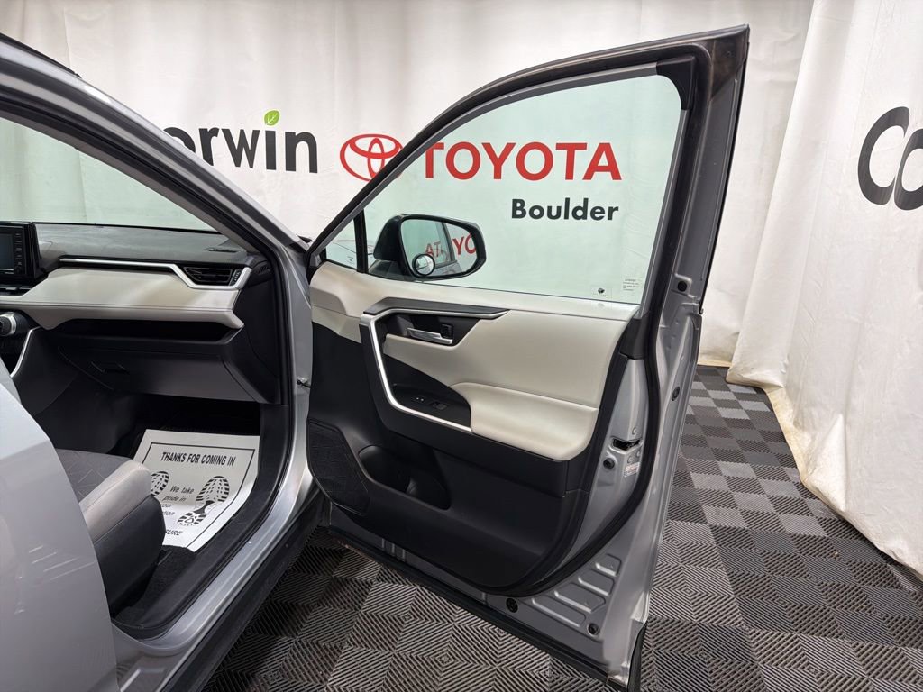 Used 2021 Toyota RAV4 XLE w/ XLE Grade Weather Package image 10