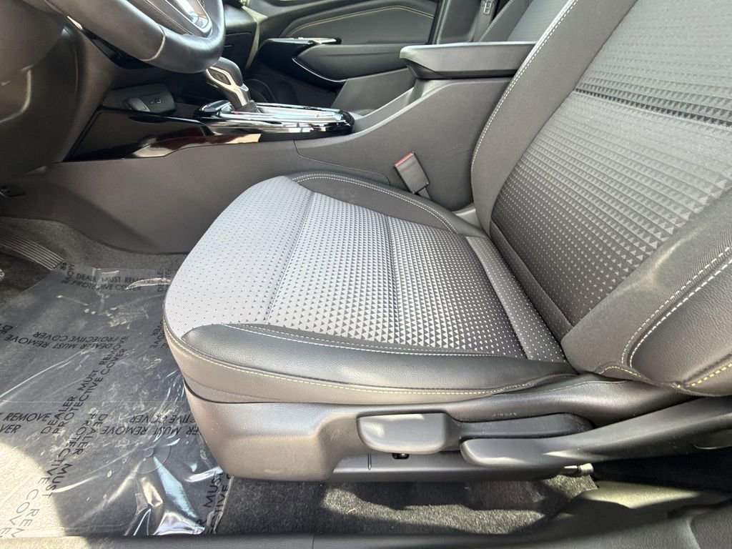 Used 2024 Chevrolet Trax LT w/ Driver Confidence Package FWD image 12