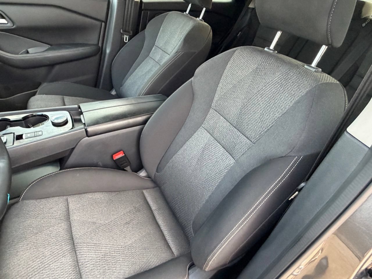 Certified 2025 Nissan Rogue SV AWD/4WD image 27