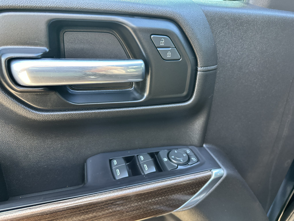 Used 2021 Chevrolet Silverado 1500 LT Trail Boss w/ Convenience Package II AWD/4WD image 17