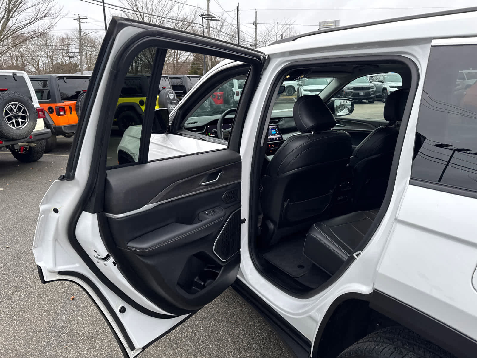 Used 2023 Jeep Grand Cherokee Limited w/ Trailer Tow Prep Group (B) image 30