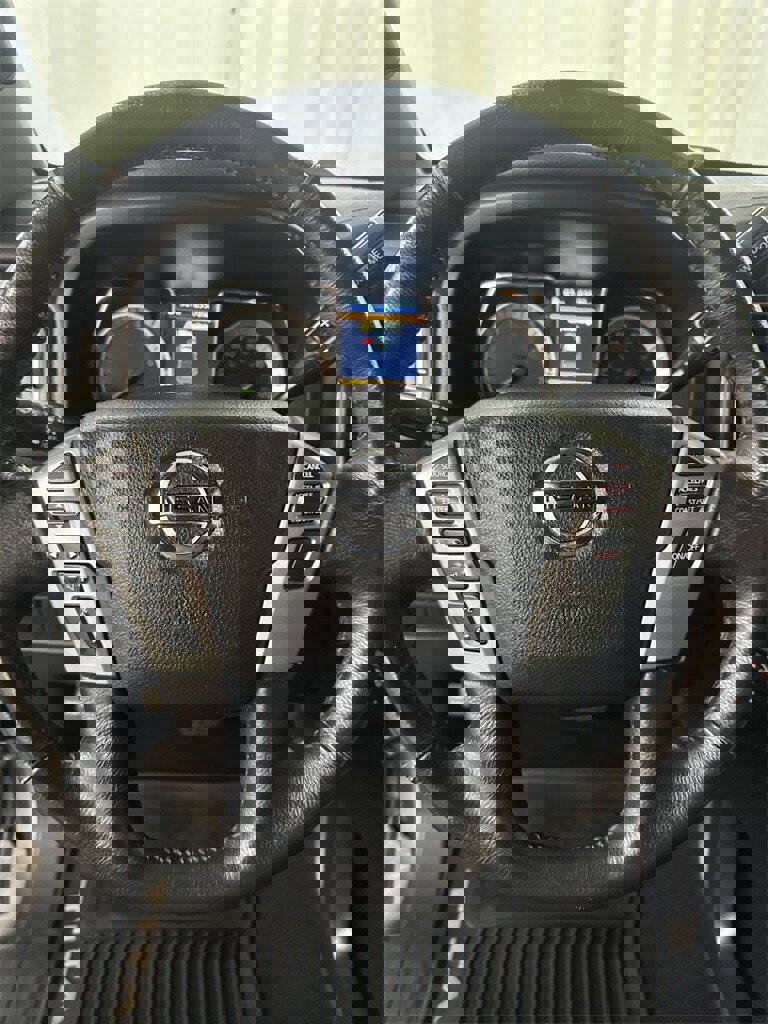 Used 2019 Nissan Titan SV w/ SV Convenience Package image 16