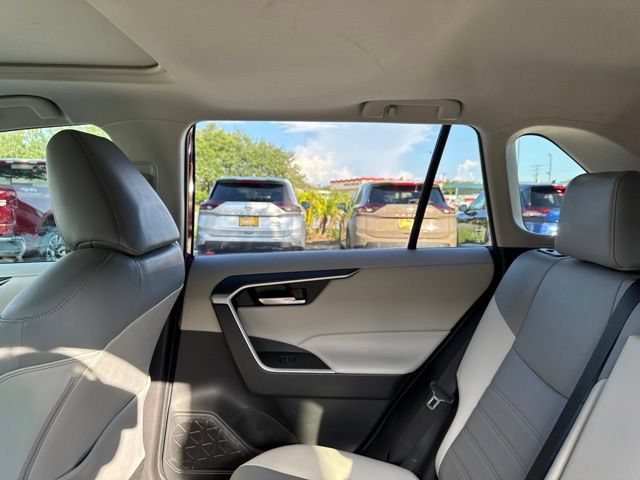 Used 2020 Toyota RAV4 XLE Premium FWD image 20