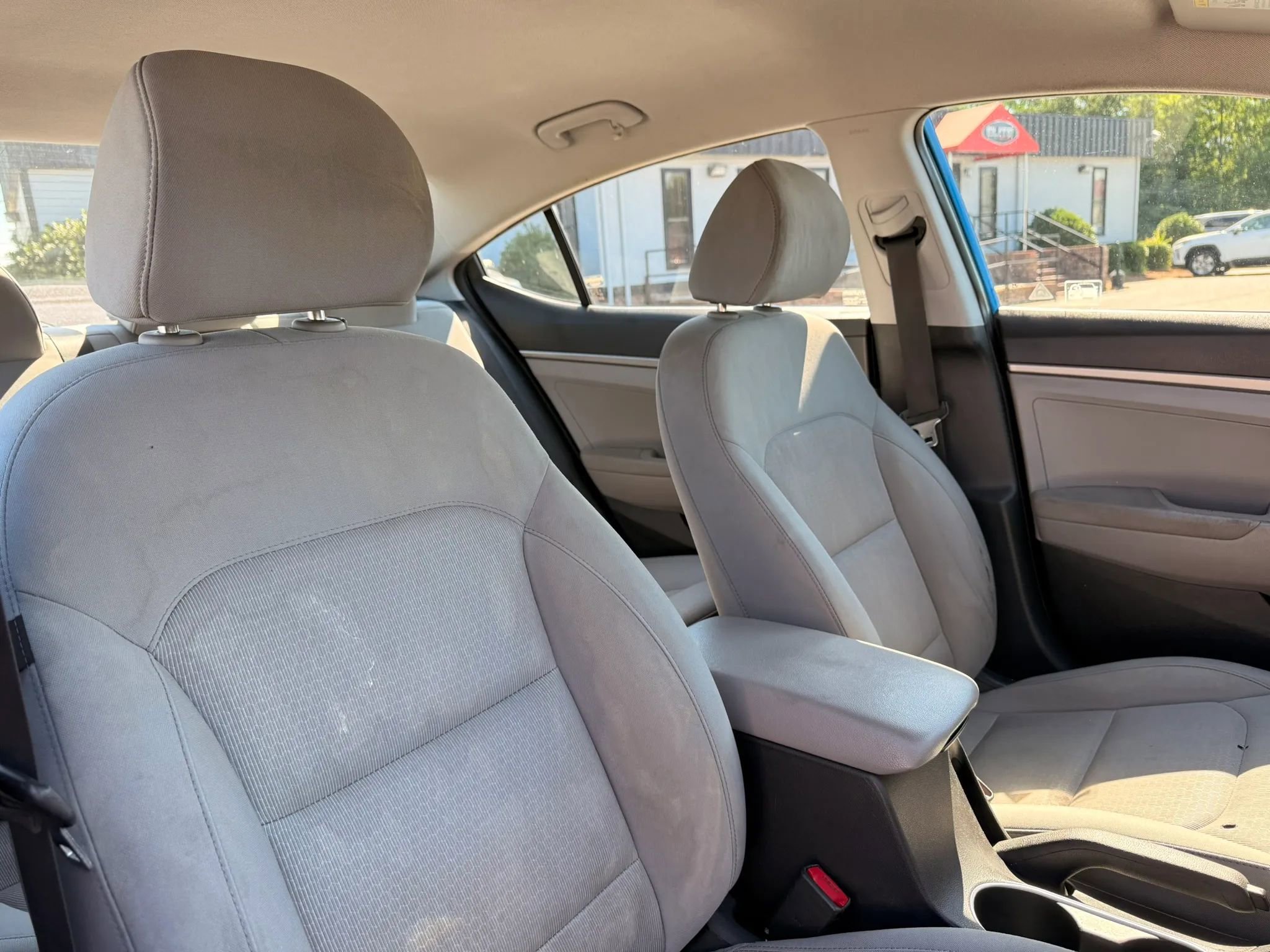 Used 2017 Hyundai Elantra SE FWD image 23
