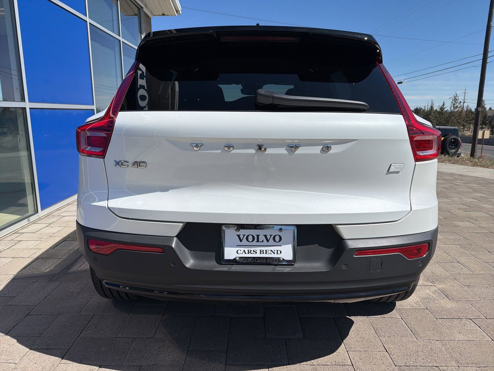 Used 2023 Volvo XC40 Recharge Ultimate w/ Protection Package Premier AWD/4WD image 6