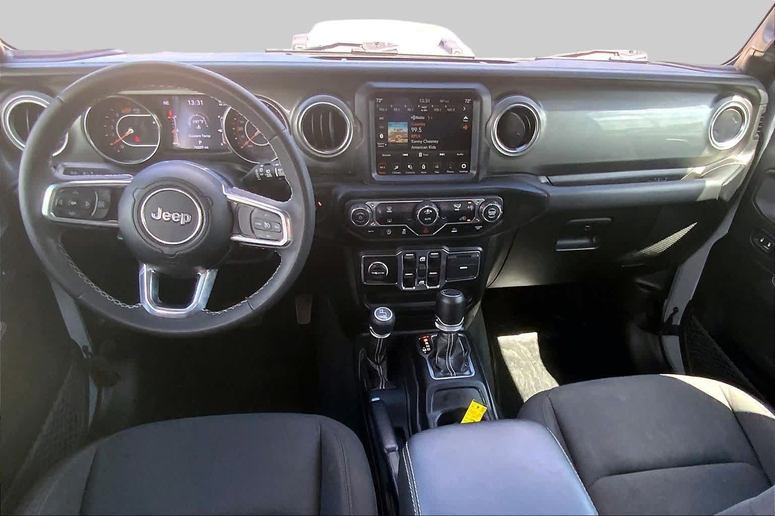 Used 2023 Jeep Wrangler Unlimited Sahara AWD/4WD image 15