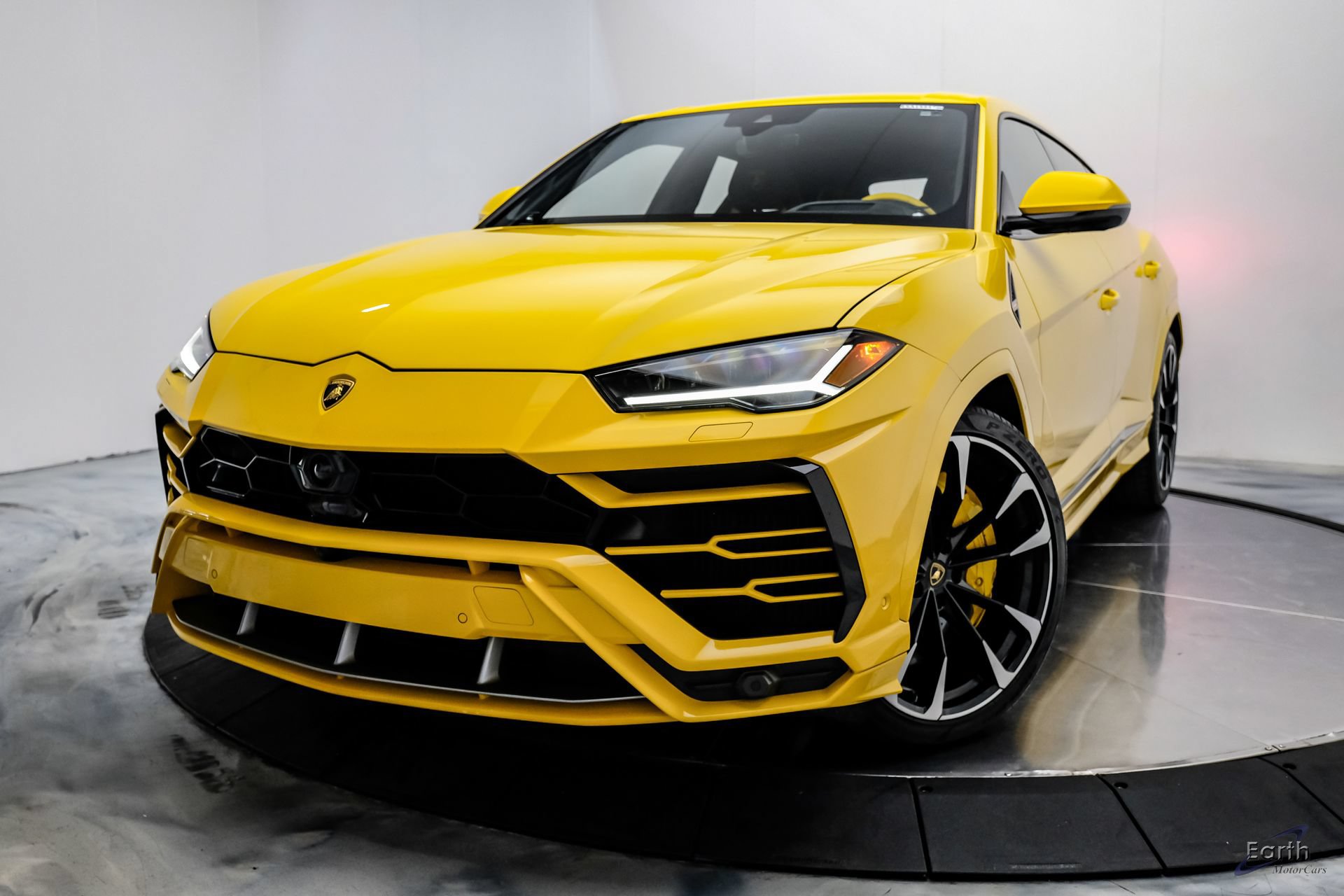 Used 2021 Lamborghini Urus AWD/4WD image 5