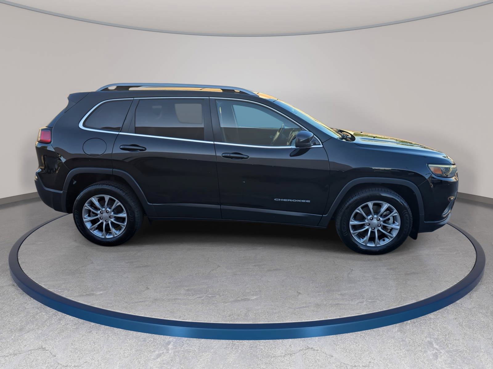 Used 2021 Jeep Cherokee Latitude Lux w/ Sun & Sound Group FWD image 4