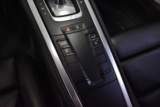 Used 2018 Porsche 718 Cayman S RWD image 16