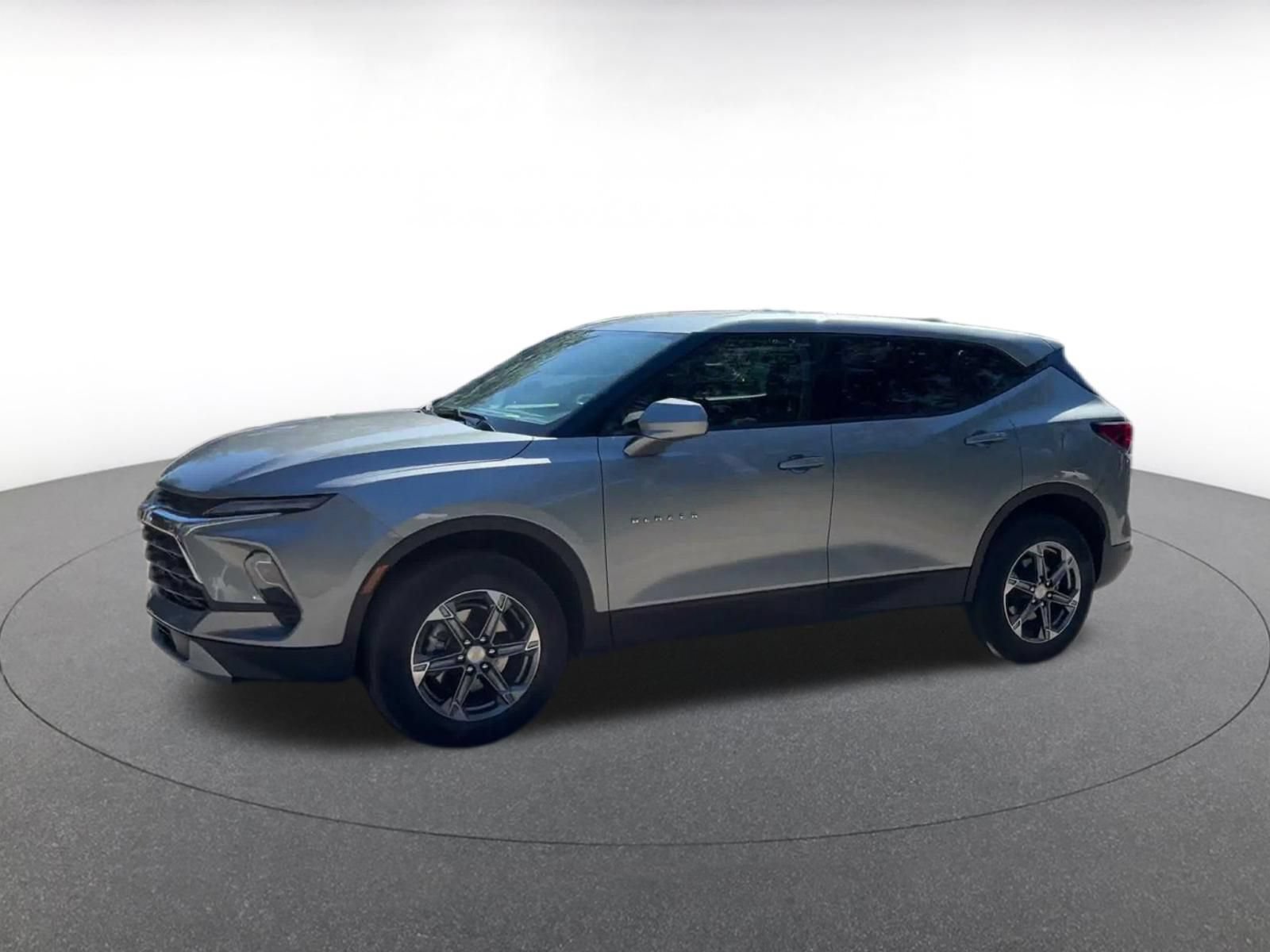 Used 2026 Chevrolet Blazer LT FWD image 7