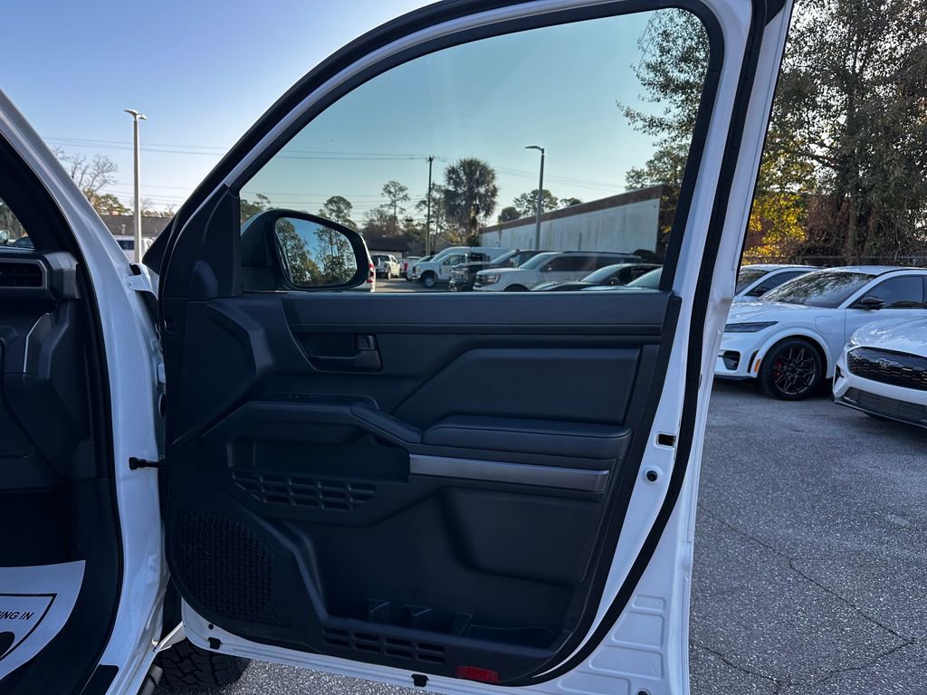 Used 2025 Toyota Tacoma SR5 image 32