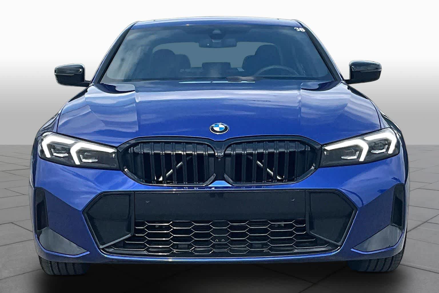 Used 2026 BMW 330i Sedan w/ M Sport Package RWD image 3