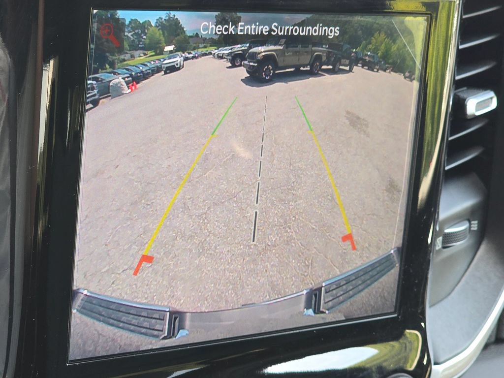 Used 2022 RAM 1500 Big Horn AWD/4WD image 9