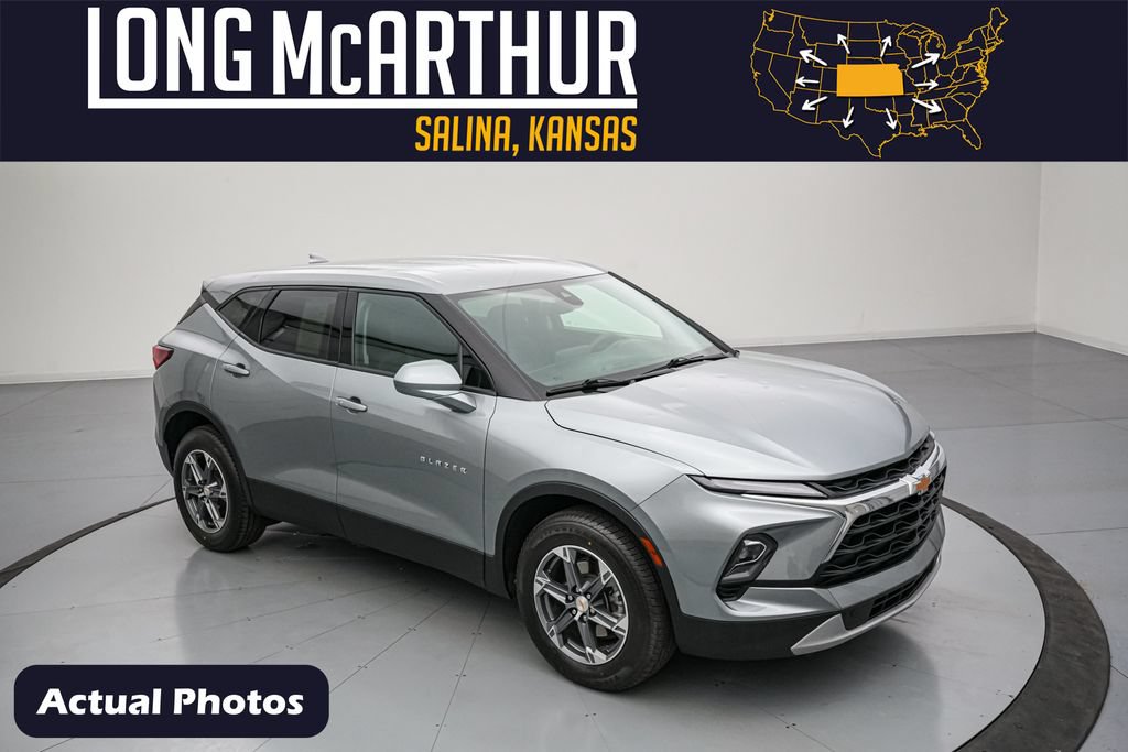 Used 2025 Chevrolet Blazer LT AWD/4WD image 1