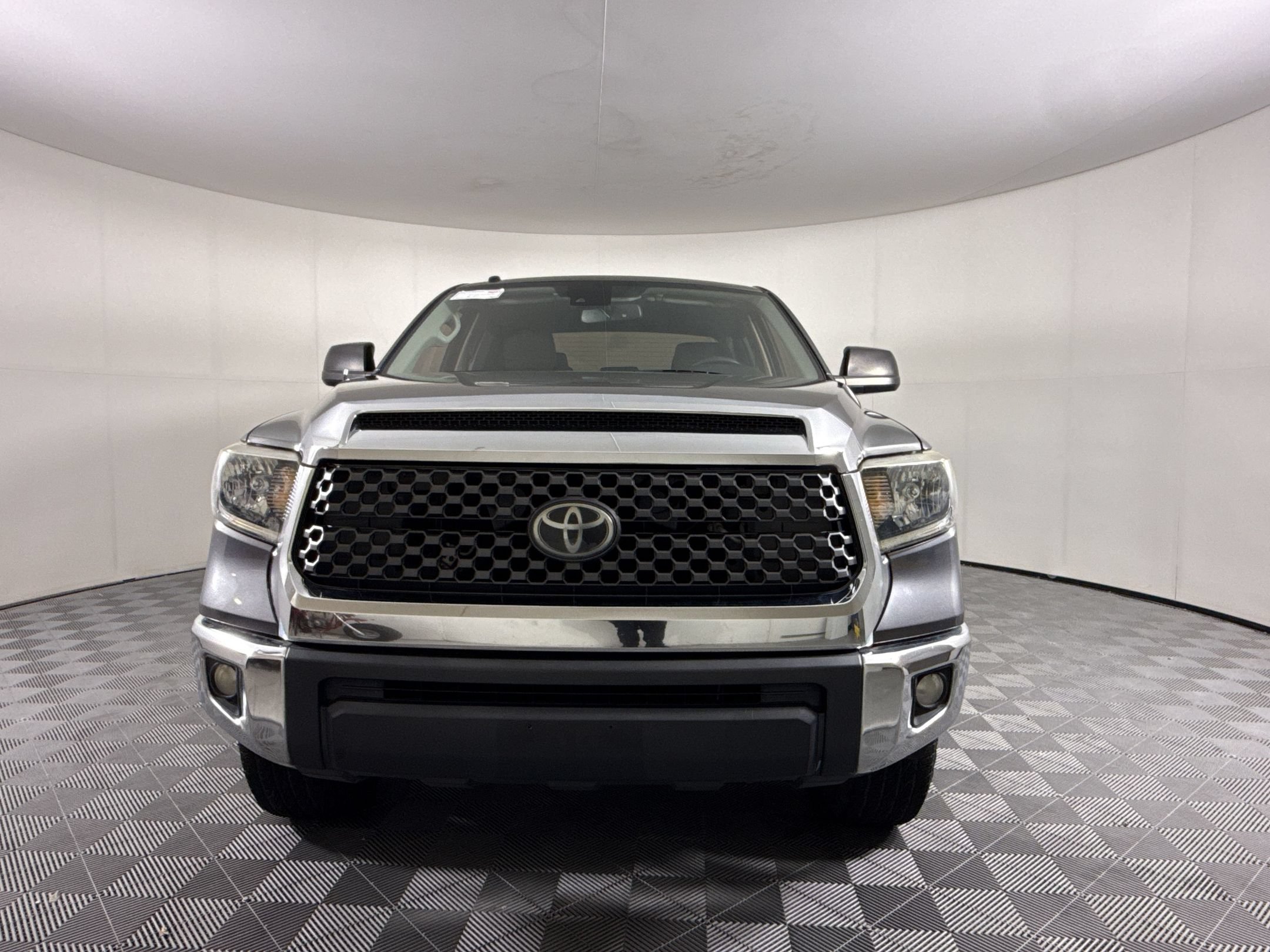 Used 2018 Toyota Tundra SR5 w/ SR5 Upgrade Package RWD image 6