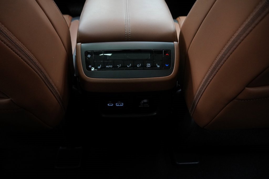 Used 2024 Nissan Pathfinder Platinum w/ Cargo Package image 33