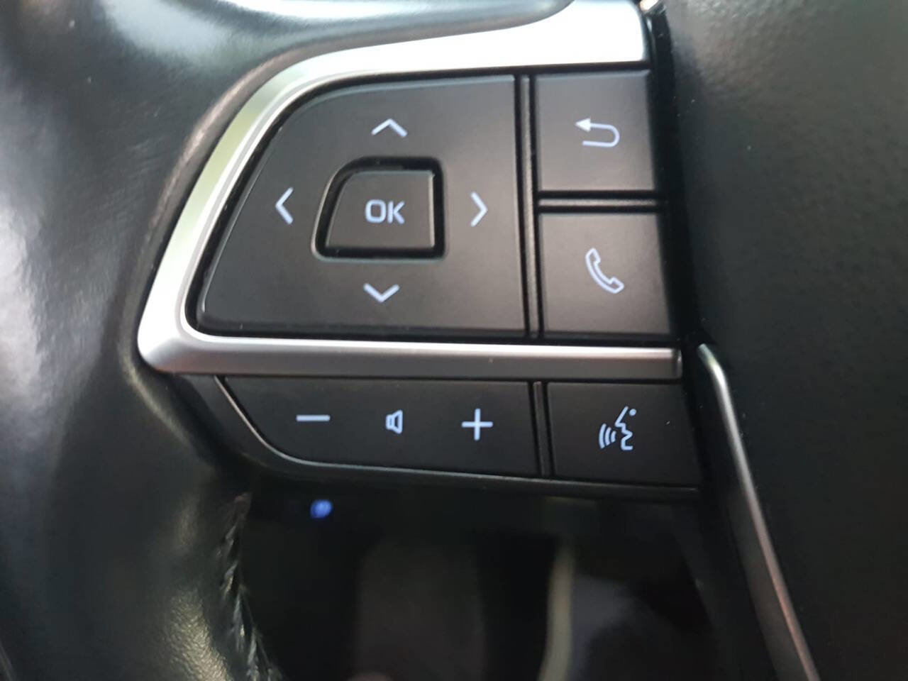 Used 2021 Toyota Highlander XLE image 28