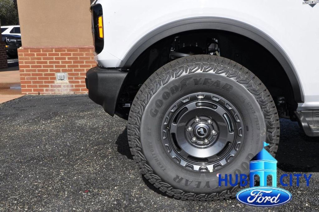 New 2025 Ford Bronco Outer Banks w/ Sasquatch Package image 9