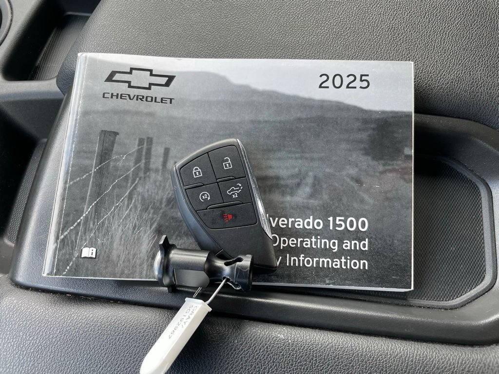 Used 2025 Chevrolet Silverado 1500 LT AWD/4WD image 42