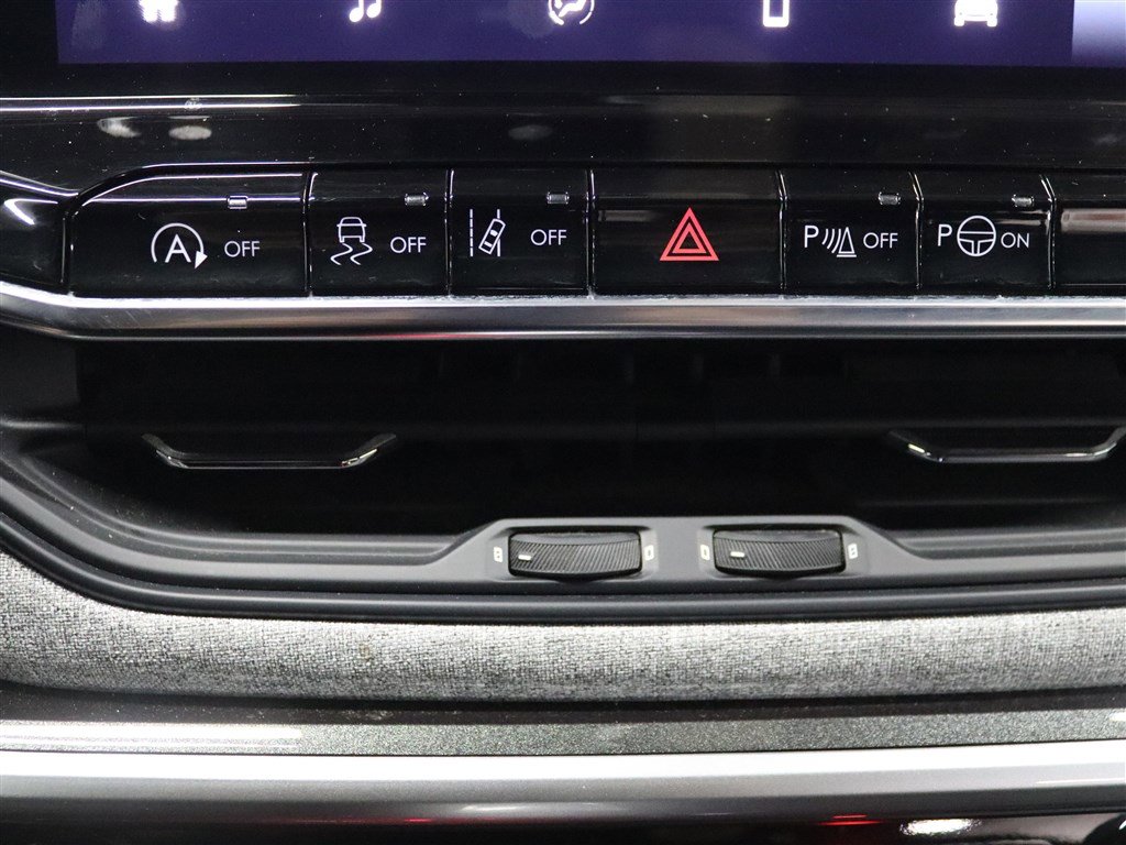 Used 2023 Jeep Compass Latitude w/ Convenience Group image 30