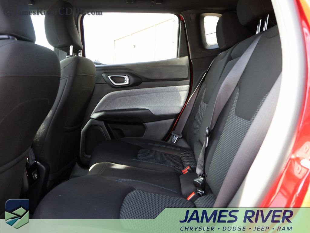 Used 2024 Jeep Compass Sport image 17