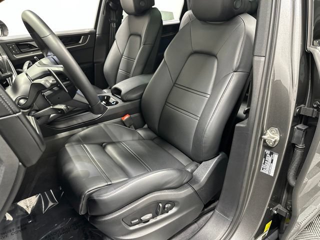 Used 2025 Porsche Cayenne S AWD/4WD image 31