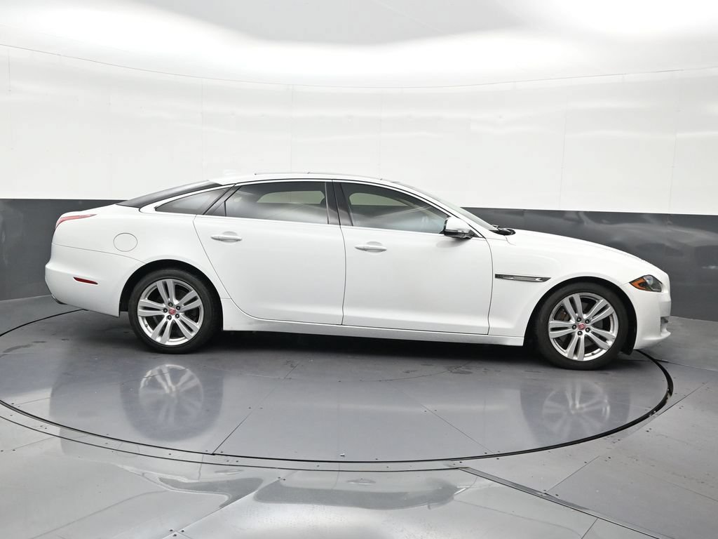 Used 2016 Jaguar XJ L Portfolio RWD image 6