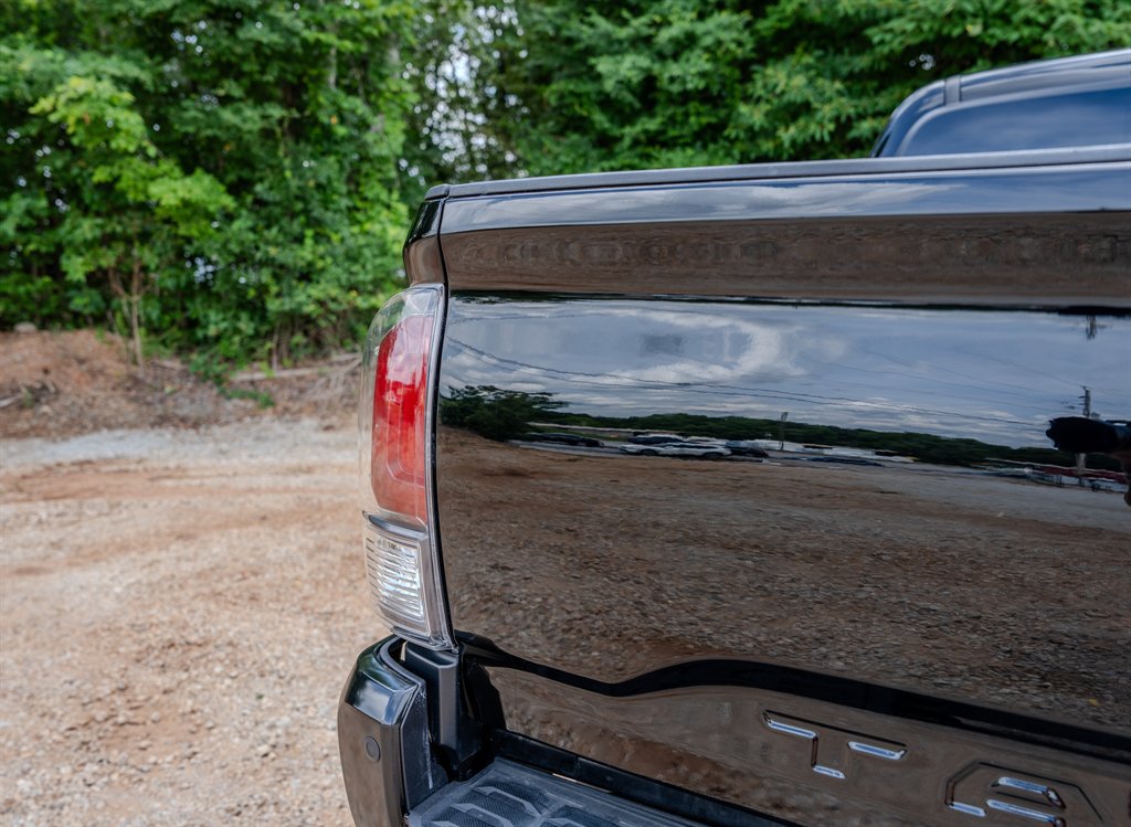 Used 2023 Toyota Tacoma TRD Off-Road w/ Technology Package AWD/4WD image 10