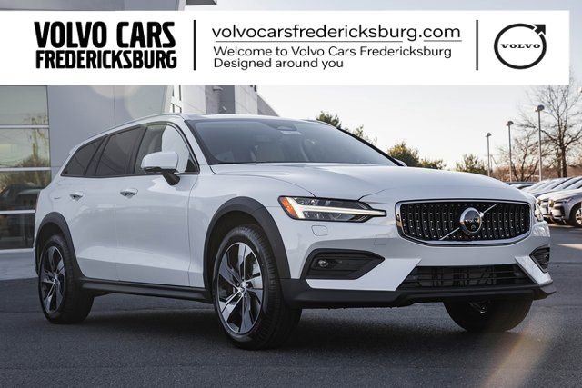 New 2026 Volvo V60 B5 Cross Country Plus w/ Protection Package Premier