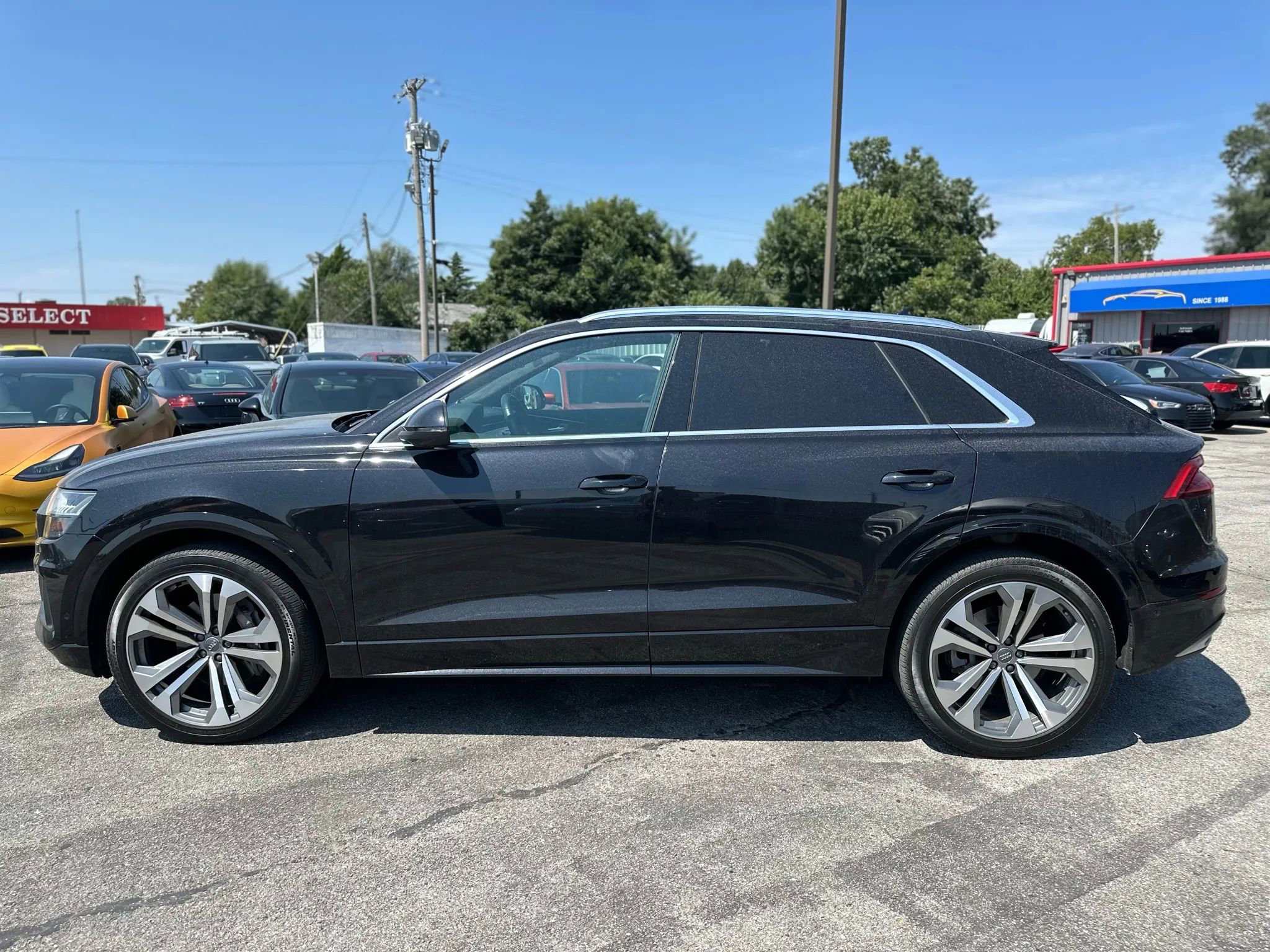 Used 2019 Audi Q8 Prestige w/ Luxury Package AWD/4WD image 8
