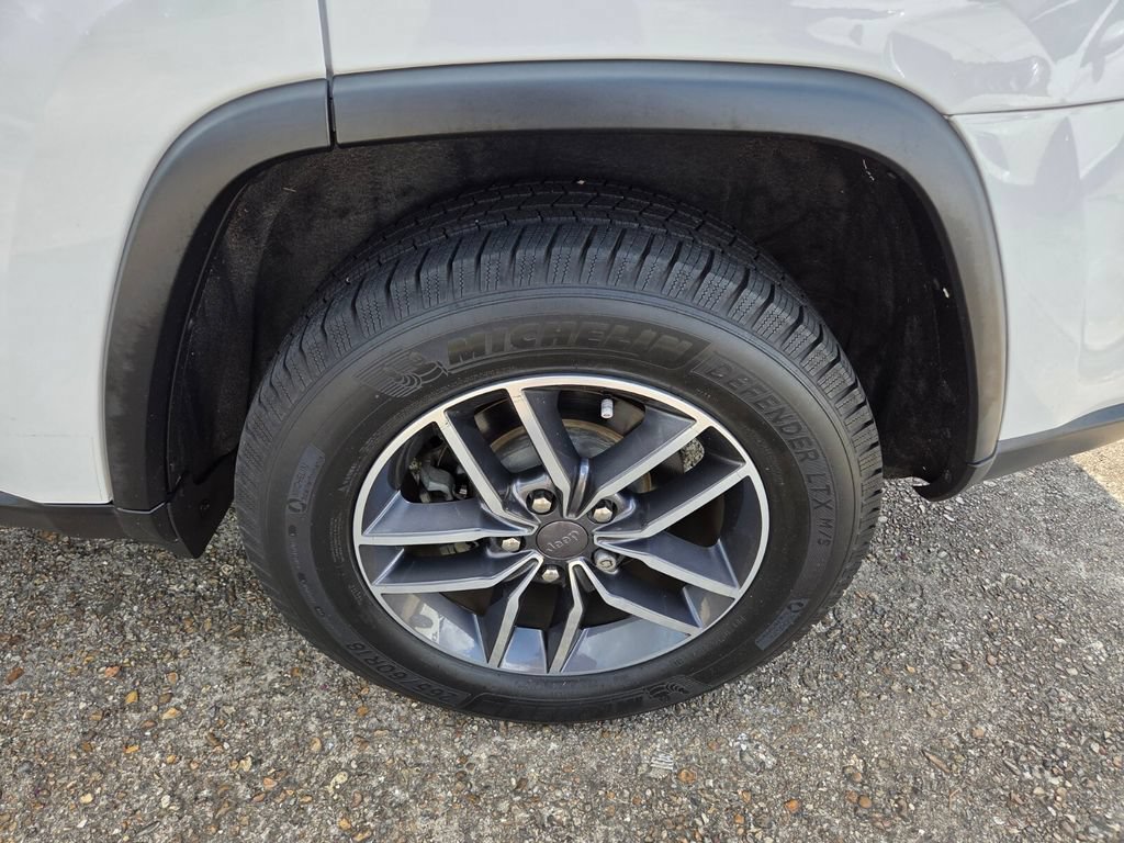 Used 2019 Jeep Grand Cherokee Limited RWD image 24