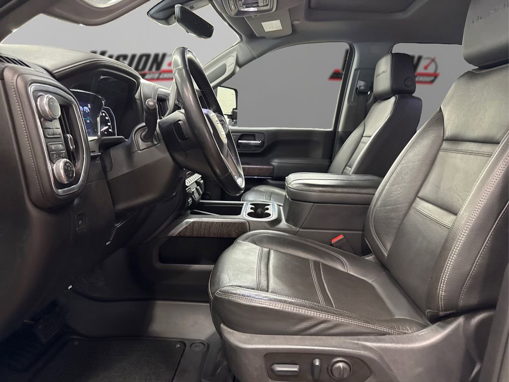 Used 2023 GMC Sierra 3500 Denali w/ Denali Ultimate Package image 9