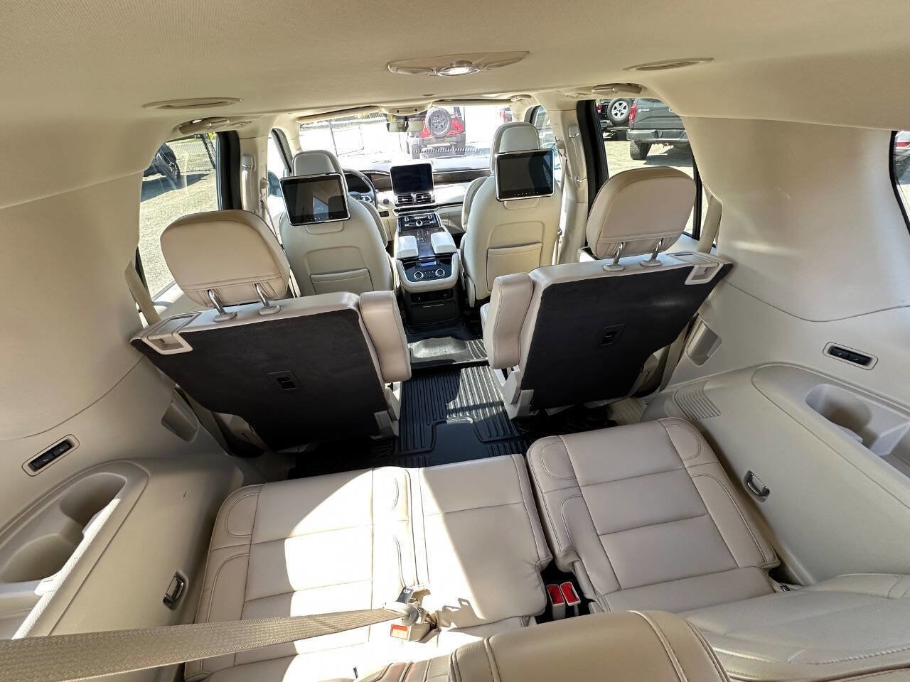 Used 2019 Lincoln Navigator L Reserve image 9