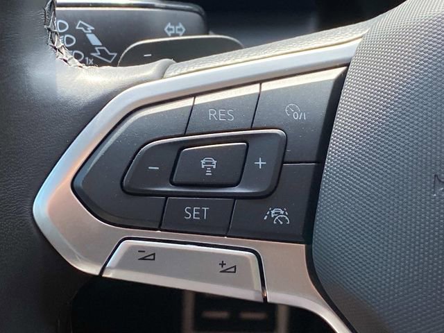 Used 2024 Volkswagen Atlas SEL Premium R-Line image 21