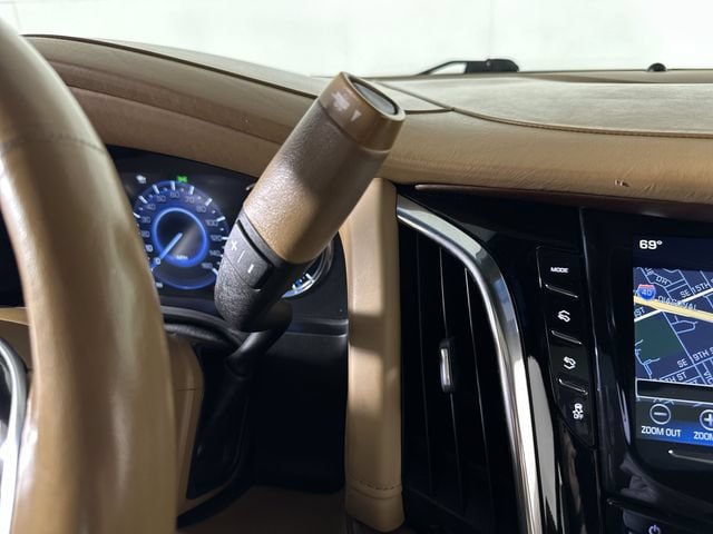Used 2017 Cadillac Escalade Platinum AWD/4WD image 16