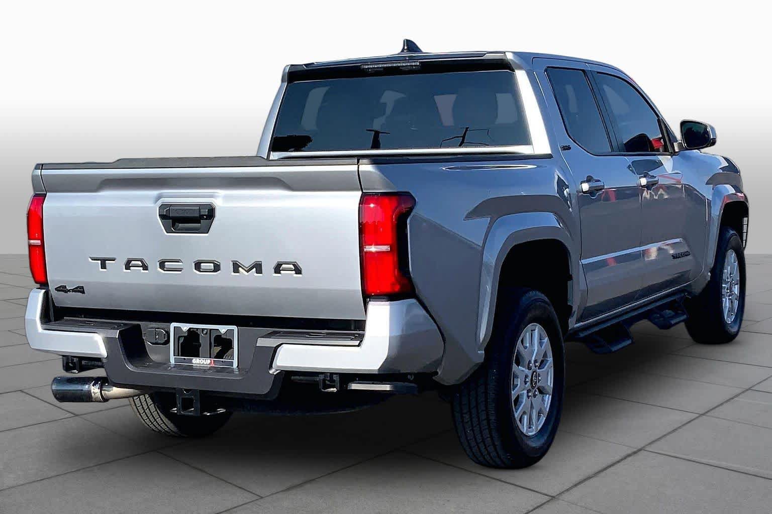 Used 2025 Toyota Tacoma SR5 AWD/4WD image 13