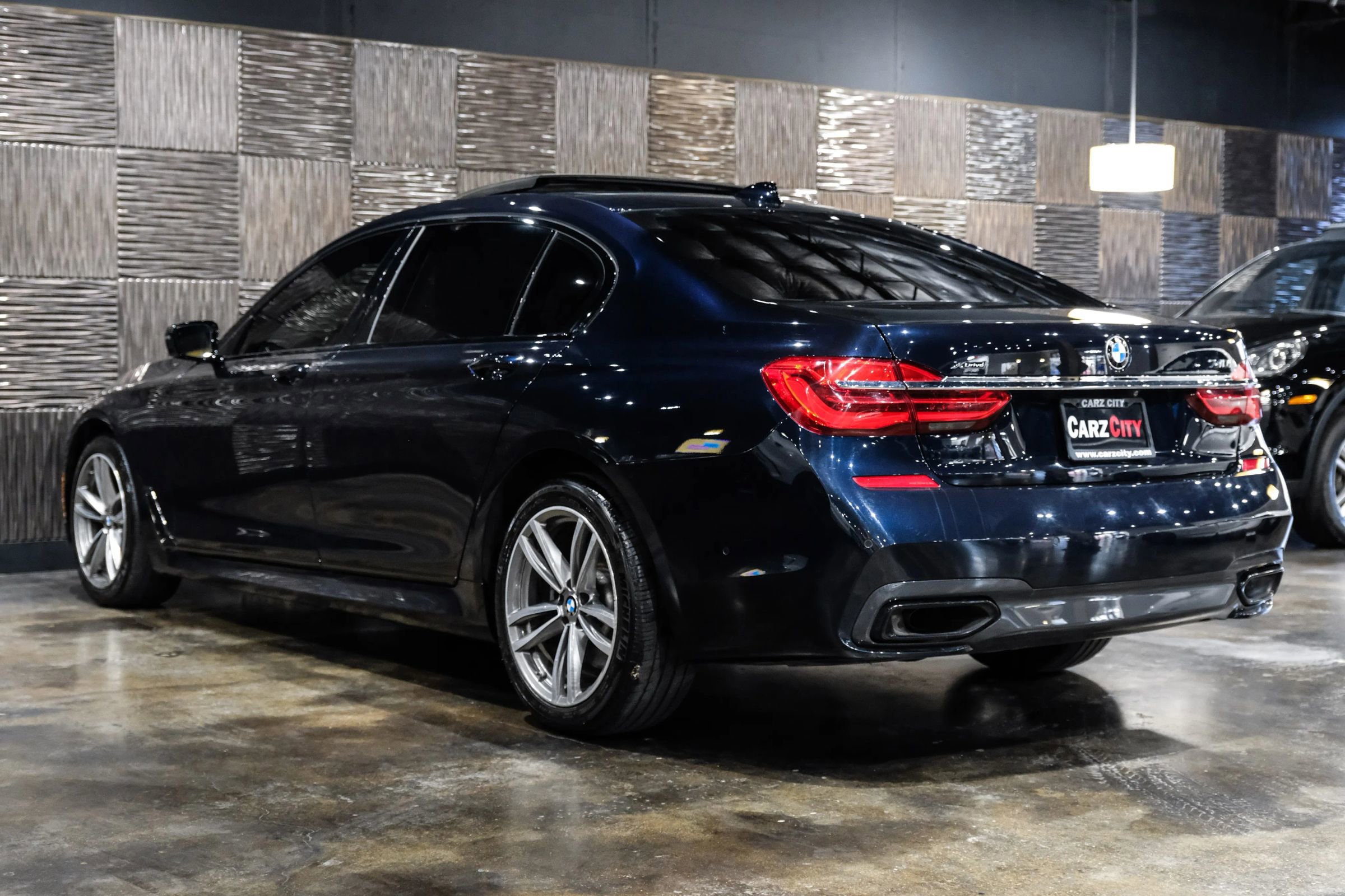 Used 2019 BMW 740i xDrive w/ Executive Package AWD/4WD image 13