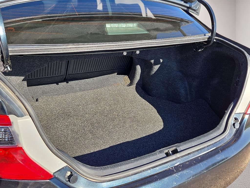 Used 2013 Toyota Camry SE FWD image 11