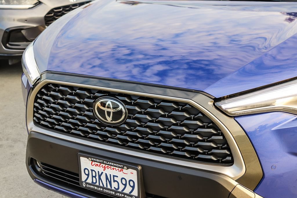 Used 2022 Toyota Corolla Cross XLE FWD image 6