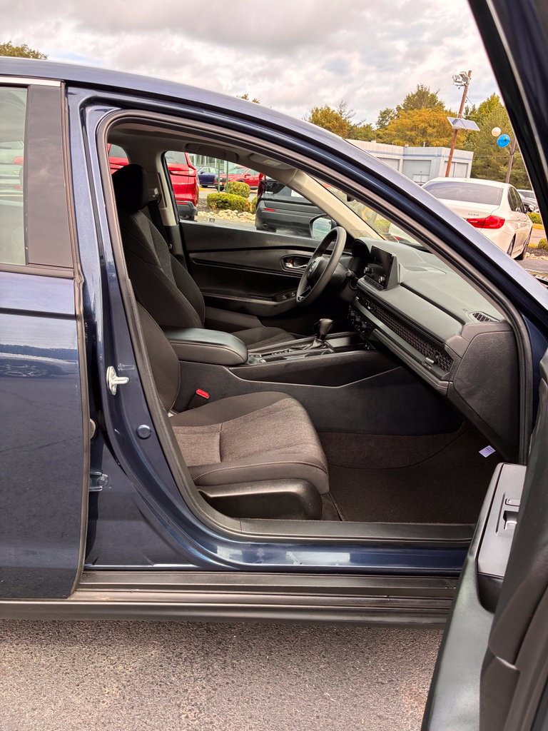Used 2024 Honda Accord EX image 18