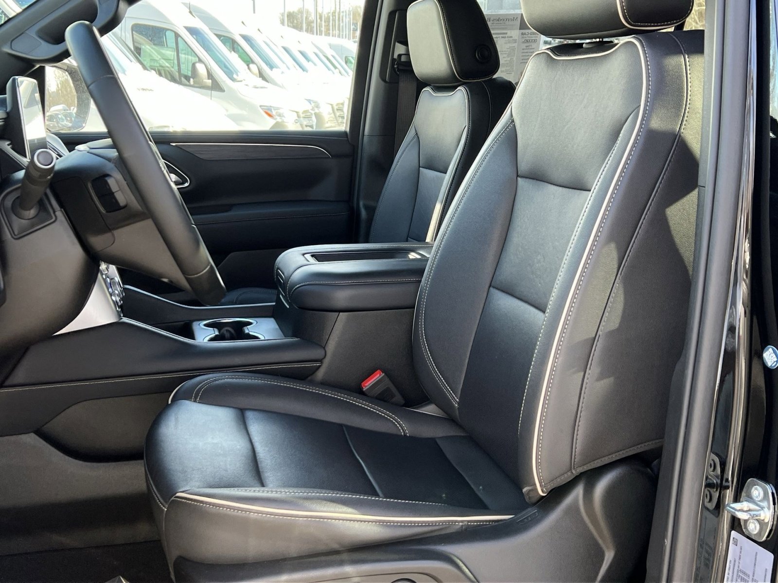 Used 2023 GMC Yukon XL SLT image 11