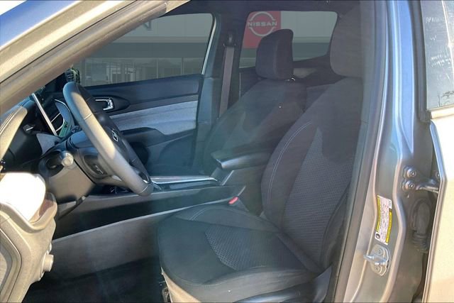 Used 2023 Jeep Compass Sport image 18