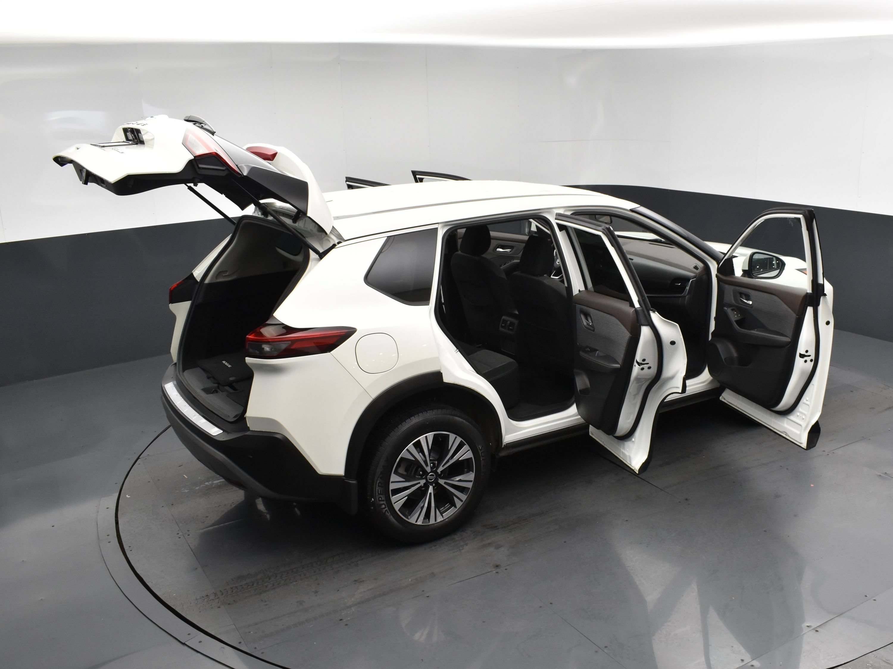 Used 2021 Nissan Rogue SV AWD/4WD image 23