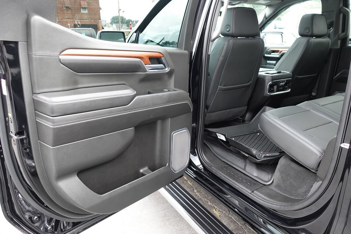 Used 2023 GMC Sierra 1500 Denali w/ Denali Reserve Package AWD/4WD image 25