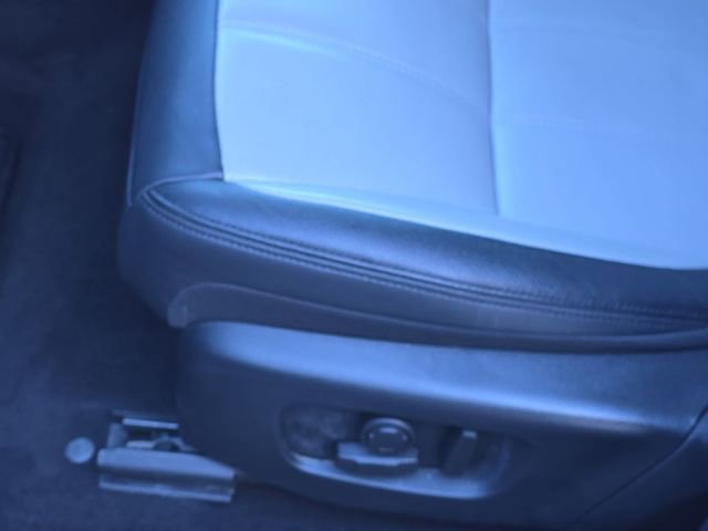 Certified 2025 Land Rover Range Rover Evoque Dynamic SE image 28