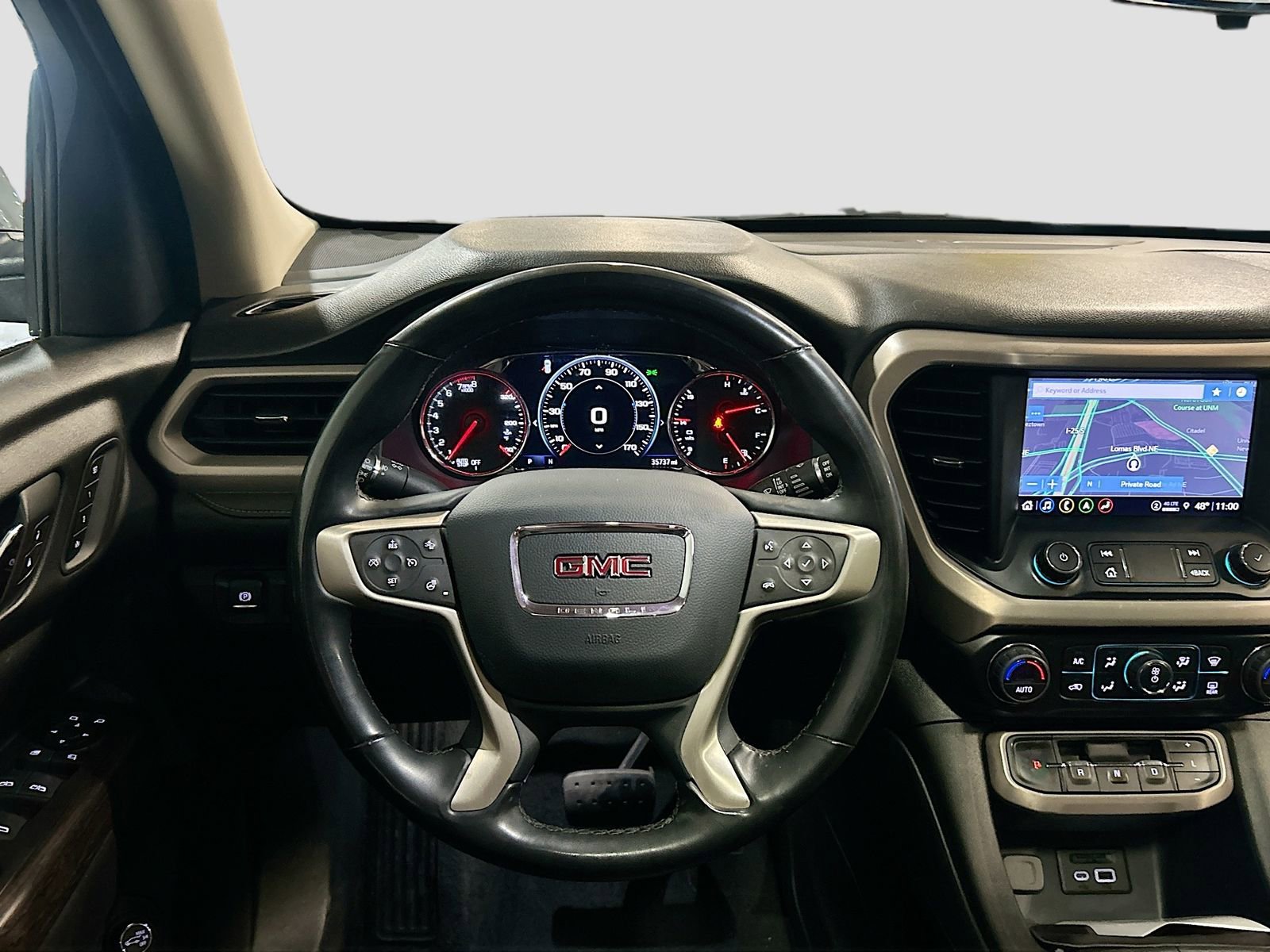 Used 2023 GMC Acadia Denali w/ Denali Technology Package AWD/4WD image 24