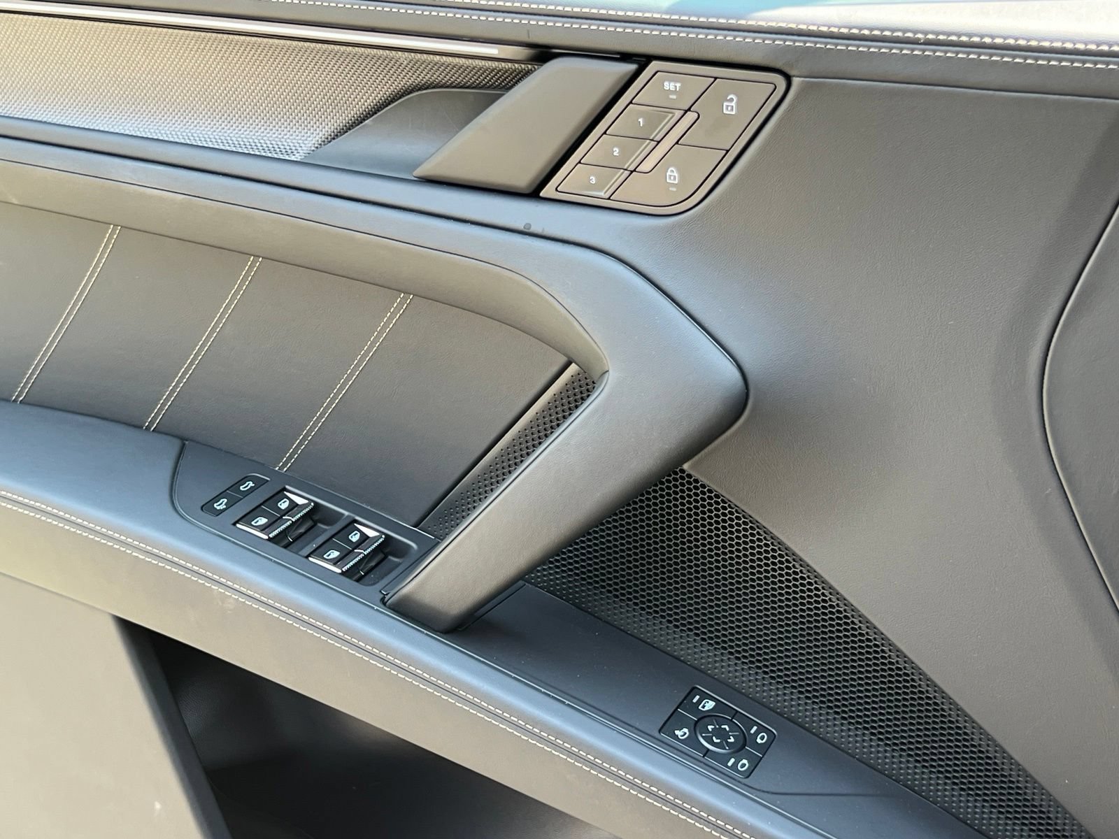 New 2026 Porsche Cayenne Turbo AWD/4WD image 35