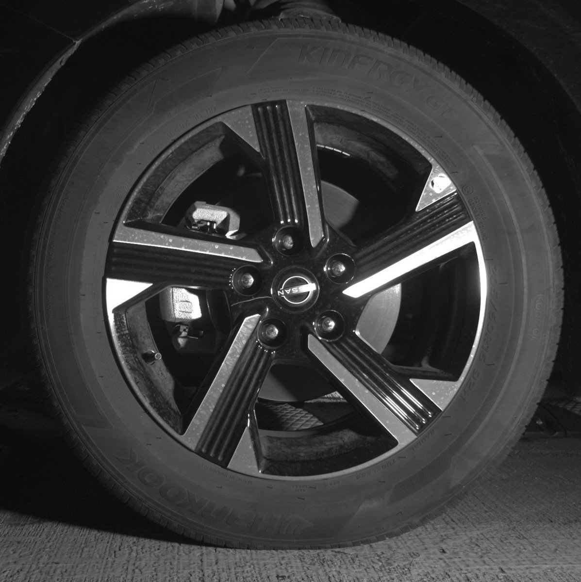 Used 2025 Nissan Sentra SV FWD image 12