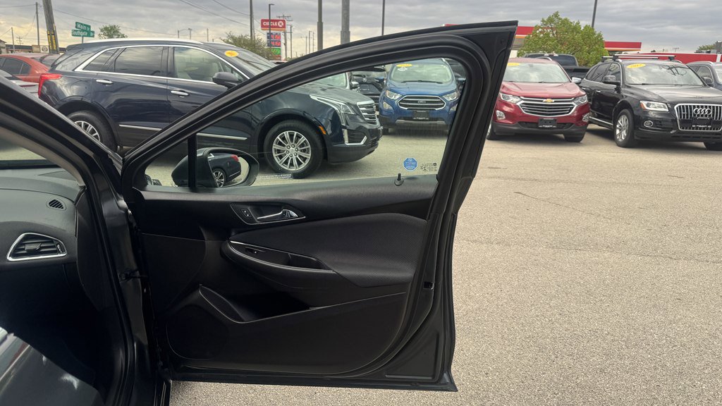 Used 2018 Chevrolet Cruze LT w/ LT Convenience Package FWD image 24