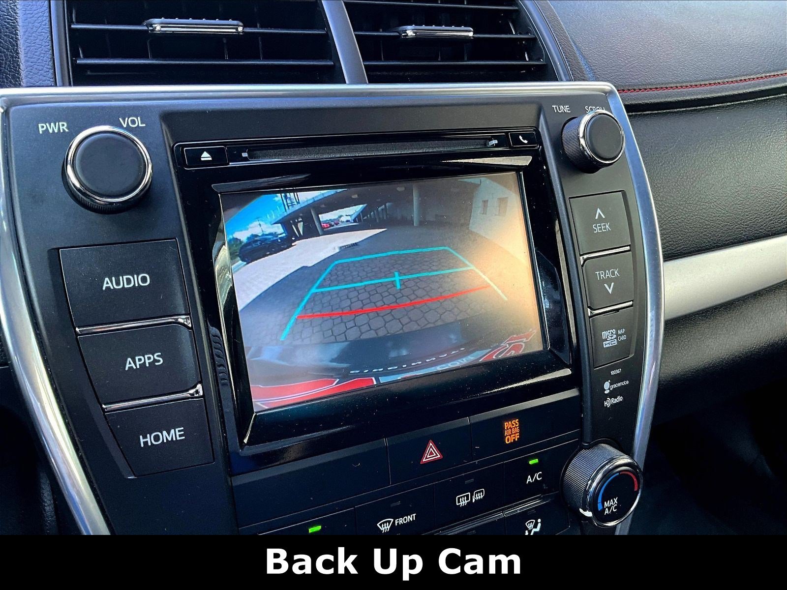 Used 2015 Toyota Camry SE w/ Moonroof Package FWD image 13